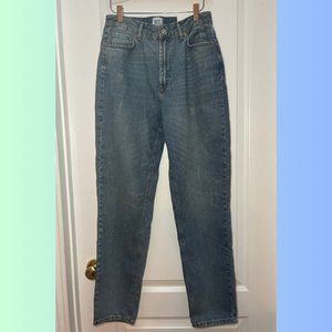 BDG High-Waisted Mom Jeans Size 28W 30L